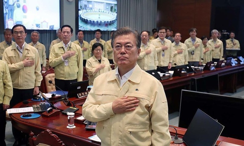 문 대통령 “계란파동 송구”