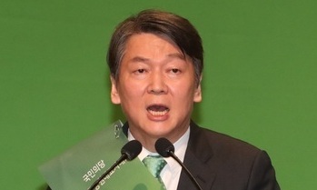 [한겨레 사설] 대선패배 ‘성찰’ 없이 정치일선 복귀한 안철수 대표