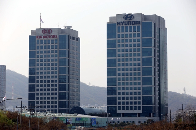 기아차는 법원의 통상임금 1심 판결에 대해 “감내하기 어려운 형편”이라며 항소 의사를 밝혔다. <한겨레> 자료사진