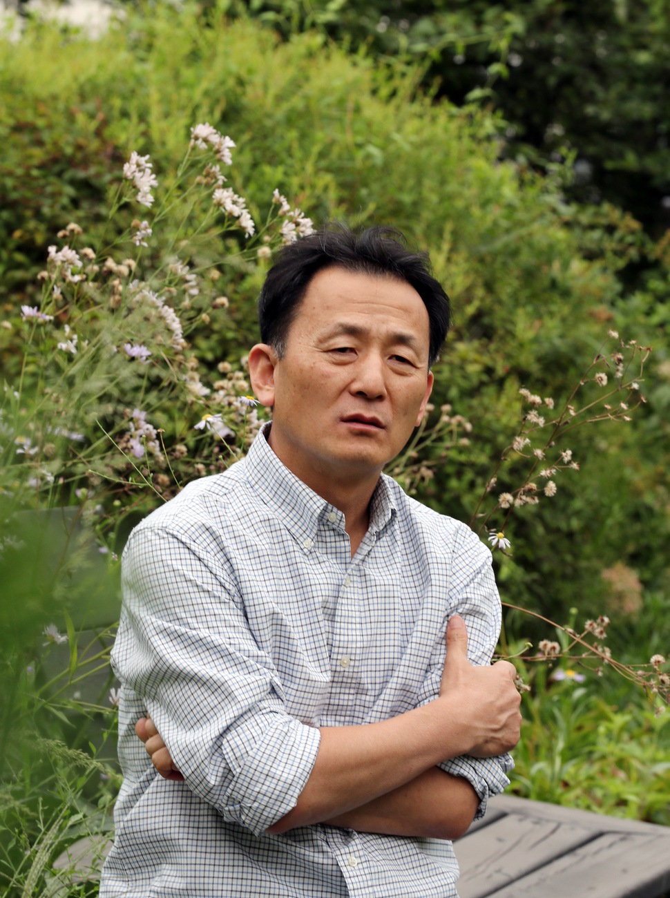 제4회 신석정문학상 수상자 공광규 시인. “시가 잘 읽히려면 표현이 정확해야 한다. 읽어도 무슨 말인지 잘 모르겠는, 어려운 시는 미숙하기 때문이라고 생각한다”고 말했다. 김경호 선임기자 jijae@hani.co.kr