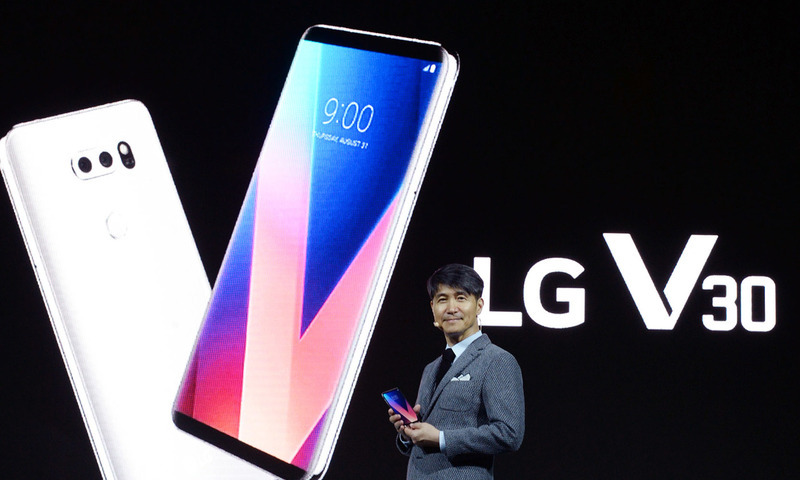 ‘V30’ 승부수는 동영상…LG 스마트폰 돌파구 될까 