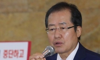 [한겨레 사설] 모든 개혁 발목잡는 수구 언론·정당의 ‘적폐 연대’
