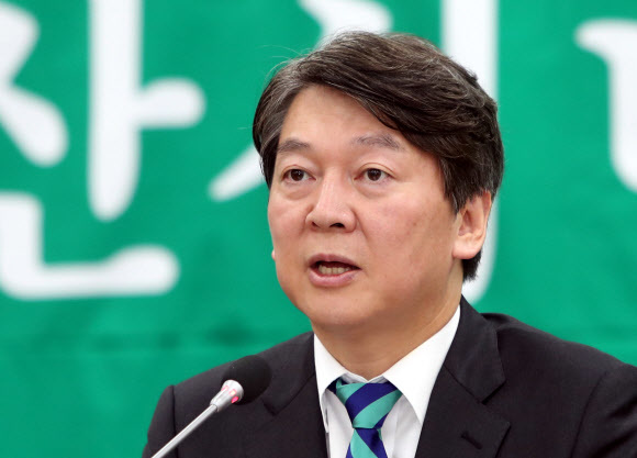 27일 부산시의회에서 열린 현장 최고위에서 안철수 국민의당 대표가 발언하고 있다. 부산/연합뉴스