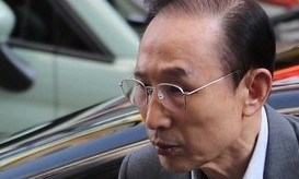 [한겨레 사설] 민주주의 ‘퇴행’시킨 MB의 “퇴행” 망발
