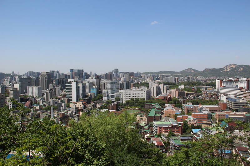 서울의 인구는 주민등록상으로 1017만명이지만, 실제 거주 인구는 980만명 정도로 추정된다. 김규원 기자