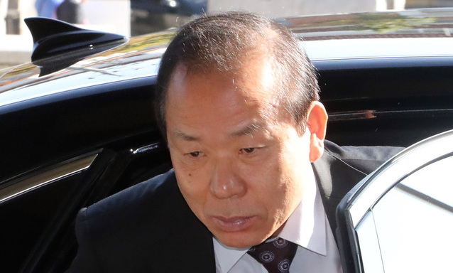 [한겨레 사설] 대통령은 헌재 인선 서두르고 국회는 법률 보완해야