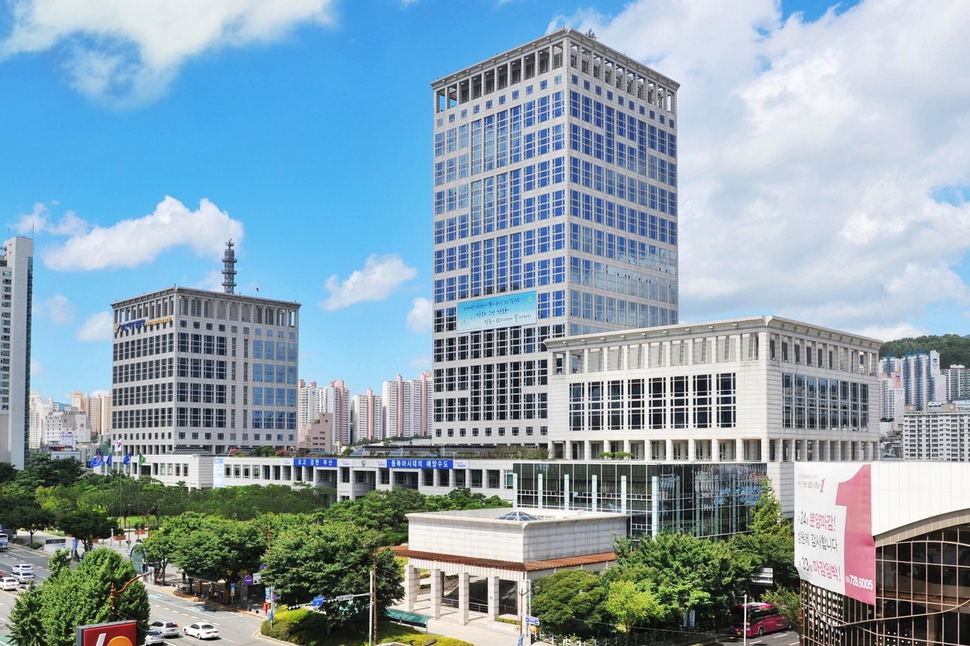 부산시청사. 부산시 제공