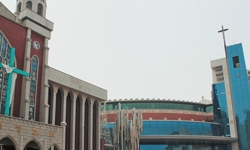 [한겨레 사설] 교회까지 ‘세습’하는 한국 개신교의 암울한 현실