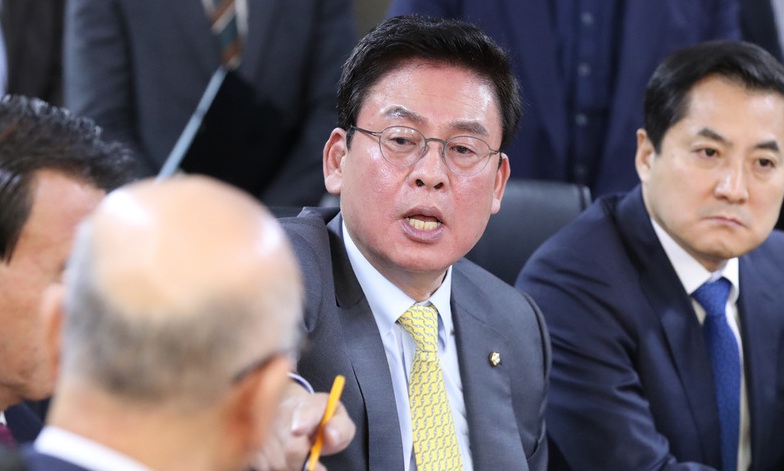 [한겨레 사설] ‘공영방송 정상화’ 가로막는 자유한국당의 몽니