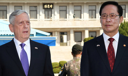 [한겨레 사설] 판문점에서 ‘전쟁 아닌 외교’ 강조한 미 국방장관