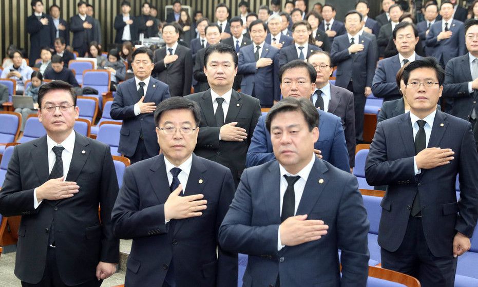 자유한국당 국감 ‘보이콧’ 철회… 오전 중 복귀