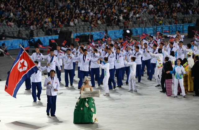 2014 인천아시안게임 개막식에서 북한선수단이 입장하고 있다.  한겨레 자료사진
