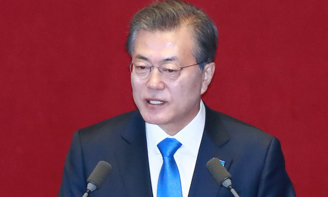 [한겨레 사설] ‘개헌 의지’ 거듭 밝힌 문 대통령, 국회가 응답할 차례다