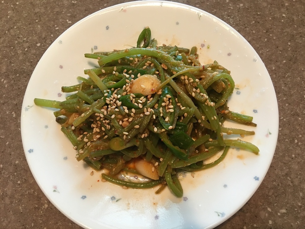 주말농장의 요리. 고구마순무침.