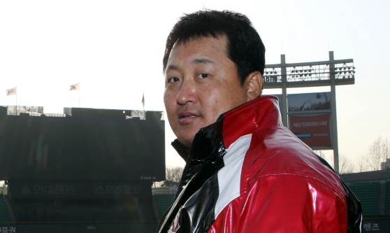 포수 조인성 현역 은퇴…두산, 코치 제의