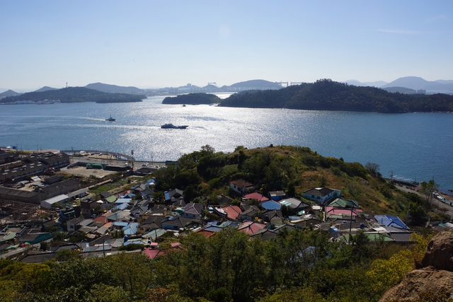 유달산 자락에서 바라본 목포 앞바다.