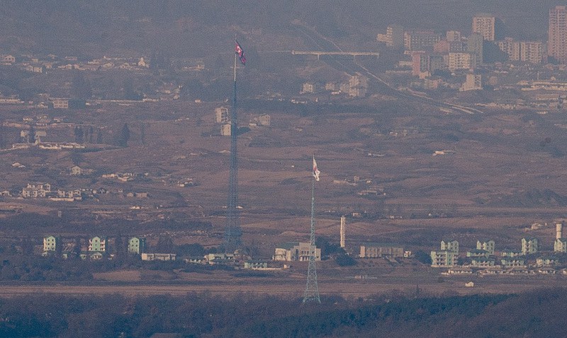 ‘JSA 귀순’ 대응 사격 안한 우리 군 조처 과연 문제일까