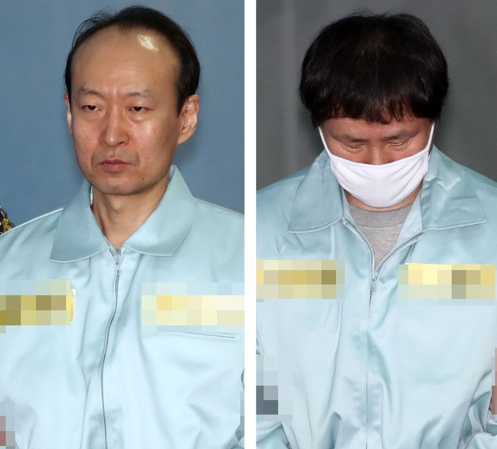 박근혜 정부 시절 국가정보원의 특수활동비 수십억원을 상납받은 혐의로 구속된 이재만(왼쪽), 안봉근 전 청와대 비서관이 지난 17일 오전 서초구 서울중앙지방법원에서 열린 국정농단 청문회 불출석 관련 공판에 출석하기 위해 법정으로 향하고 있다. 연합뉴스