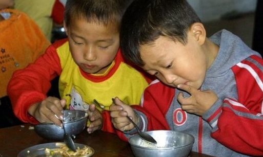 [한겨레 사설] 대북 인도적 지원, 당당하게 실행하라