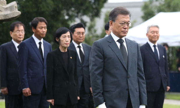 [한겨레 사설] ‘임시정부 기념’이 국론 분열시킨다는 해괴한 논리