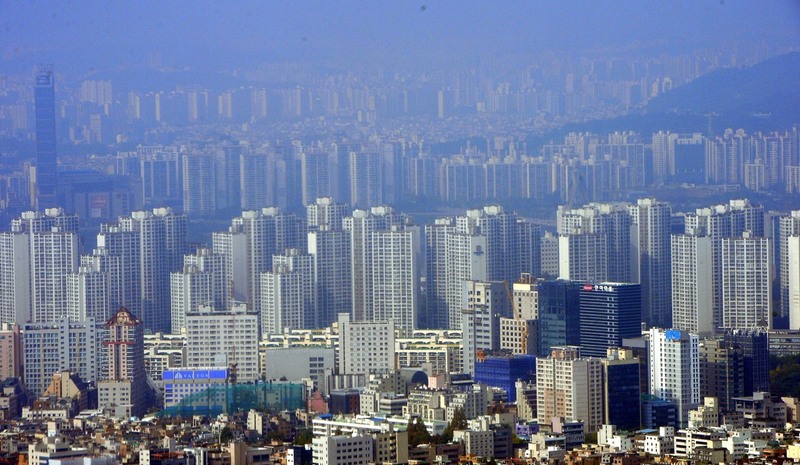 8·2 부동산대책 이후 넉달간 수도권에서 아파트값이 가장 많이 오른 곳은 성남 분당구, 서울 송파구 차례로 나타났다. 서울 송파·강동구 일대 아파트. 한겨레 자료 사진