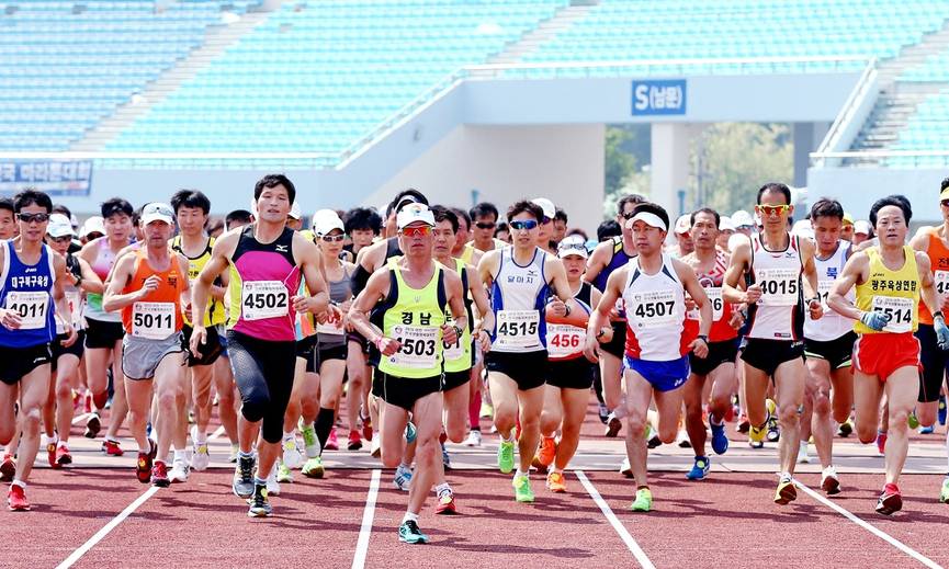 “바쁘다·돈든다” 핑계대는 당신…나와서, 함께 뜁시다