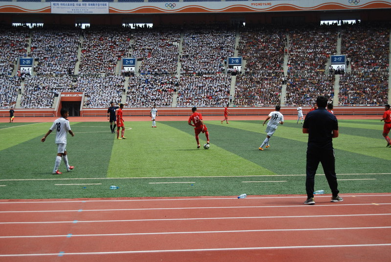 19~22일 중국 쿤밍에서 열리는 ‘제3회 아리스포츠컵 국제유소년 축구대회(U15)’에 한국과 북한, 중국 등 3개국 6개팀이 참가한다. 사진은 2015년 평양에서 열린 제2회 대회 모습. 강원도청 제공