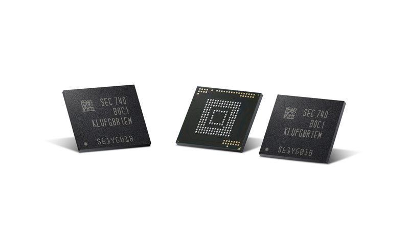 삼성전자 차세대 모바일기기용 메모리 반도체 ‘512GB eUFS’ 모습. 삼성전자 제공