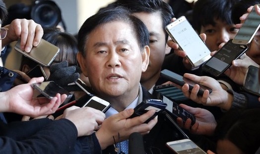 ‘국정원 특활비 수수 의혹’ 최경환 의원 검찰 출석