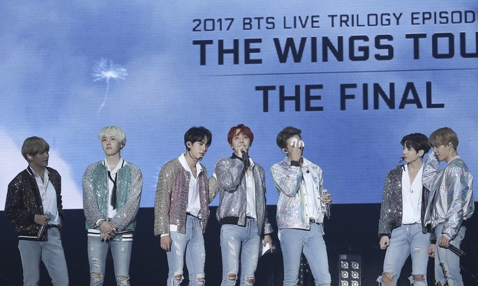 55만 세계 관객 사로잡은 BTS “‘빌보드 200’ 1위 목표”