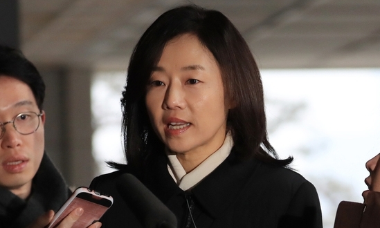 국정원 돈 받은 혐의…조윤선, 석방 넉달만에 검찰 소환