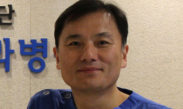 “치과의사가 미생물 죽이는 ‘항생제와 전쟁’ 나선 이유는”
