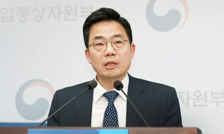 포스코 석탄 계속 짓고, SK는 LNG로 전환