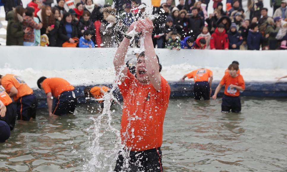 ‘화천산천어축제, 평창올림픽 특수를 잡아라’