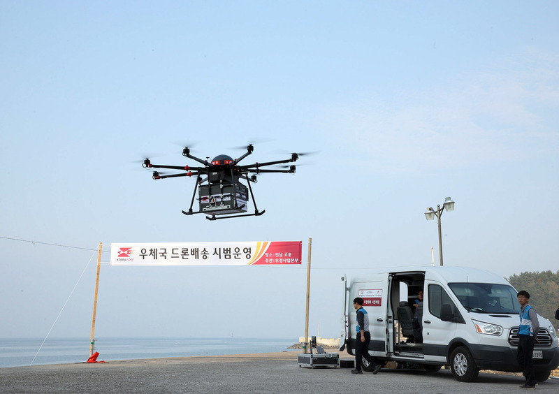 정부가 ‘한국형 K드론 시스템’ 개발 등 드론산업 성장을 위한 기본계획을 마련했다. 한겨레 자료 사진