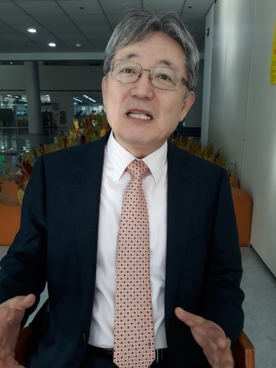 지난 19일 한국학호남진흥원 초대 원장으로 임명된 이종범 조선대 교수가 새해 업무 구상을 밝히고 있다. 사진 정대하 기자