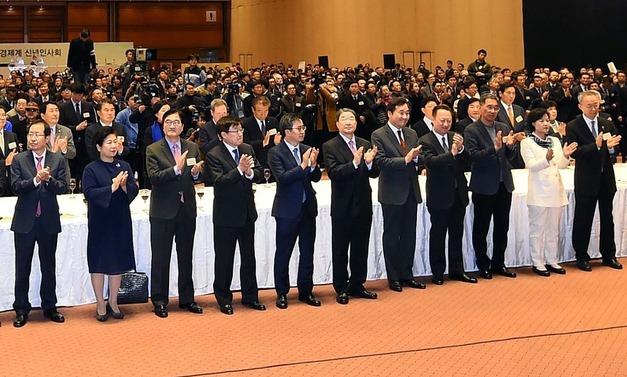 이주열 “한계기업 구조조정 적기”…박용만 “기업들, 일 벌일 수 있게”