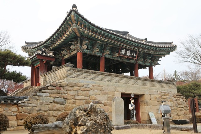 제천 청풍문화재단지의 팔영루.