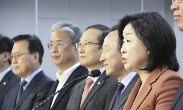 [한겨레 사설] 초당적 ‘민심연대’의 주목되는 선거제도 개혁 노력