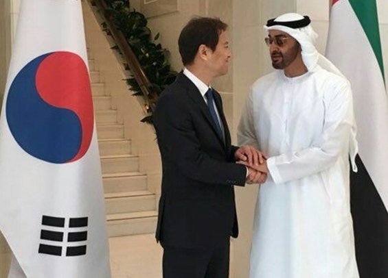 UAE 왕세제 만난 임종석 비서실장