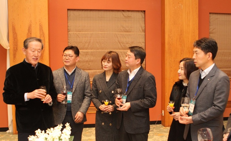 허창수 GS그룹 회장은 지난 2일 신임임원들을 만나 “민첩하게 대응해 성과를 창출하라”고 당부했다. GS그룹 제공