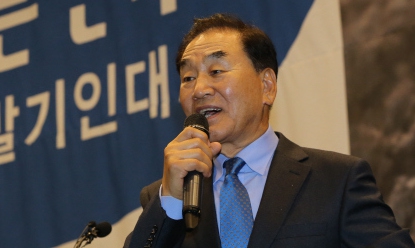 이재오 “늘푸른한국당 해산하고, 자유한국당 입당”