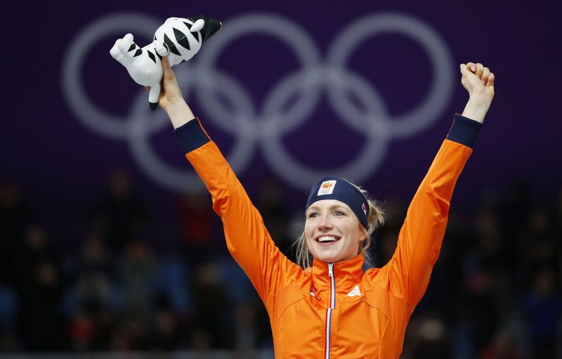 2018 평창겨울올림픽 스피드스케이팅 여자 3000m 금메달을 목에 건 네덜란드의 카를레인 아흐테레이크터. 강릉/로이터 연합뉴스
