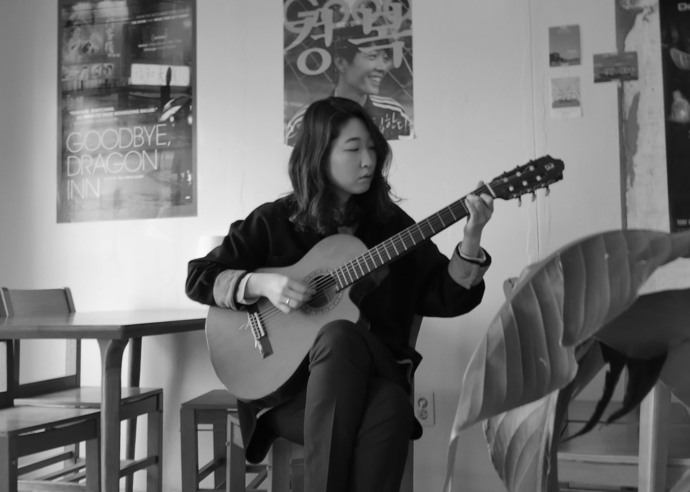 싱어송라이터 강아솔.  일렉트릭 뮤즈 제공