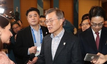 [한겨레 사설] 정상회담 서두르진 말되, 이젠 주도적 역할 나서야