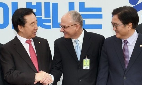 [한겨레 사설] “정상화 의지 없으면 지원 불가” GM에 분명히 알려야