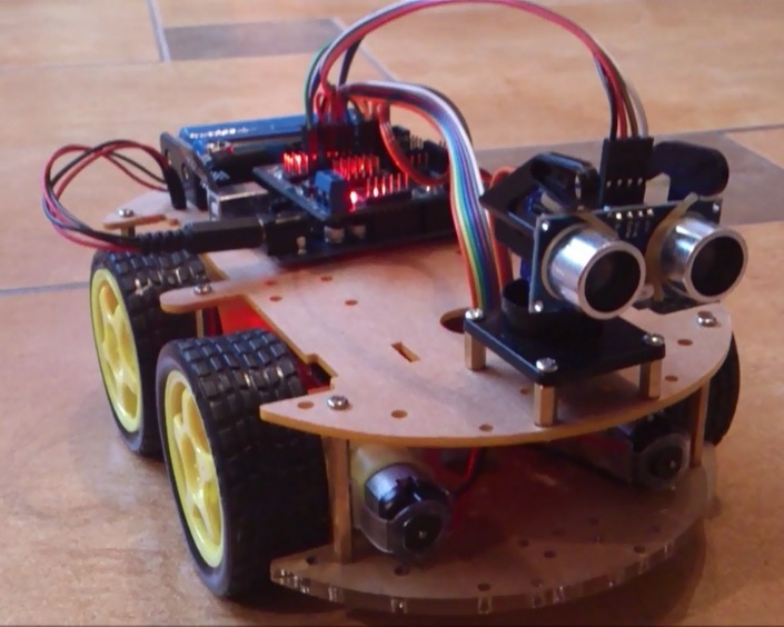 아두이노로 만든 탱크. https://www.robotshop.com/letsmakerobots/obstacle-avoidance-robot-car-arduino