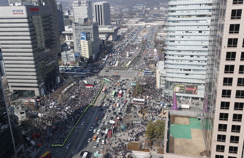 1일 오후 서울 광화문광장 일대에서 삼일절 관련 다양한 행사가 열리고 있다. 박종식 기자