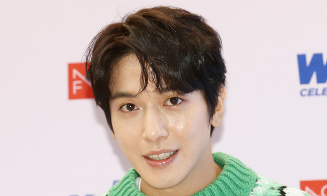 ‘허위 면접 점수로 합격’ 가수 정용화·조규만 등 6명 검찰 송치