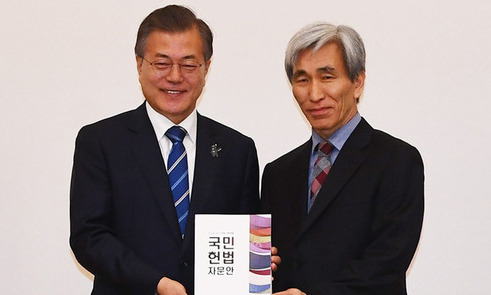 [한겨레 사설] 국회 주도 개헌, 이제 마지막 시한에 몰렸다